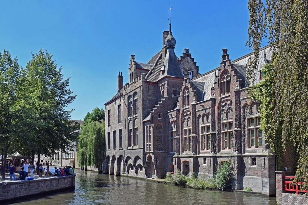 Maximiser votre voyage d’affaires à Bruges : top activités et lieux à découvrir